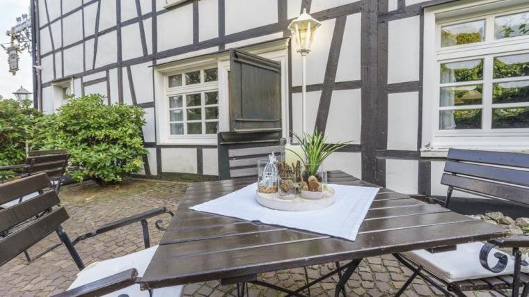Hotel Zur Post Dabringhausen - Contactless Self Check-In Wermelskirchen Kültér fotó
